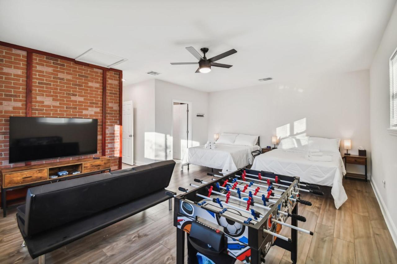 Ferienhaus Plush Sheets, Games!, Huge Backyard, Massage Chair