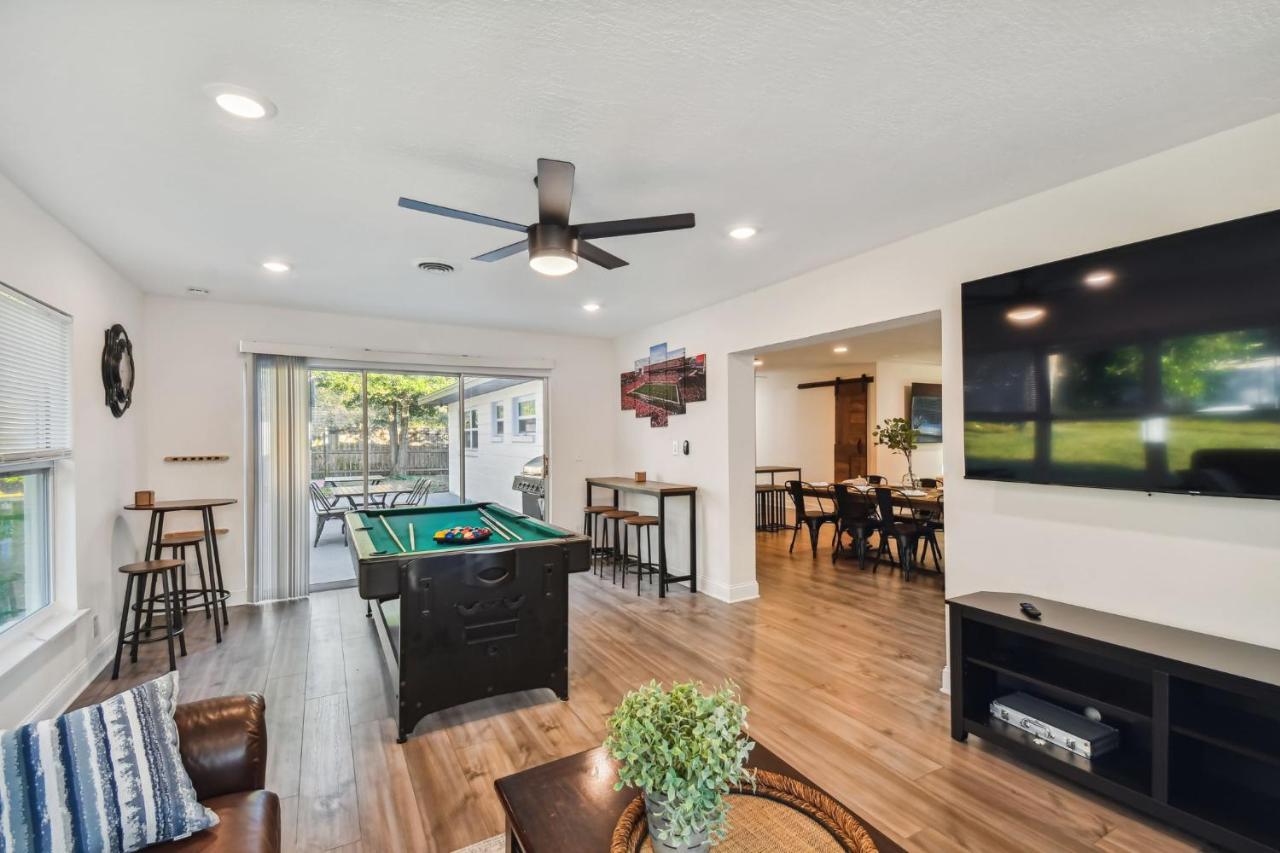Plush Sheets, Games!, Huge Backyard, Massage Chair Tampa